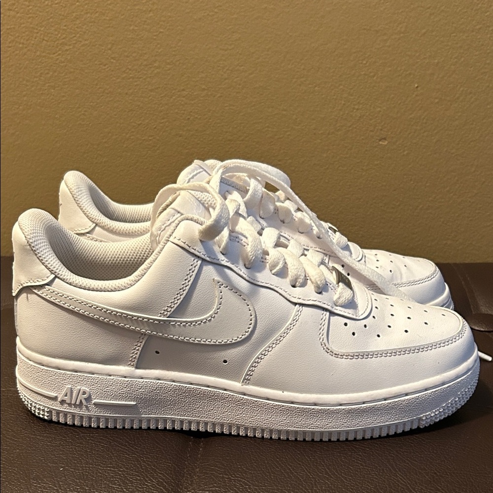 Women’s Nike Air Force 1 - Sz 7